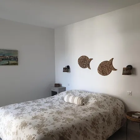 Le Piree T2 Palm Beach Place De L Etang